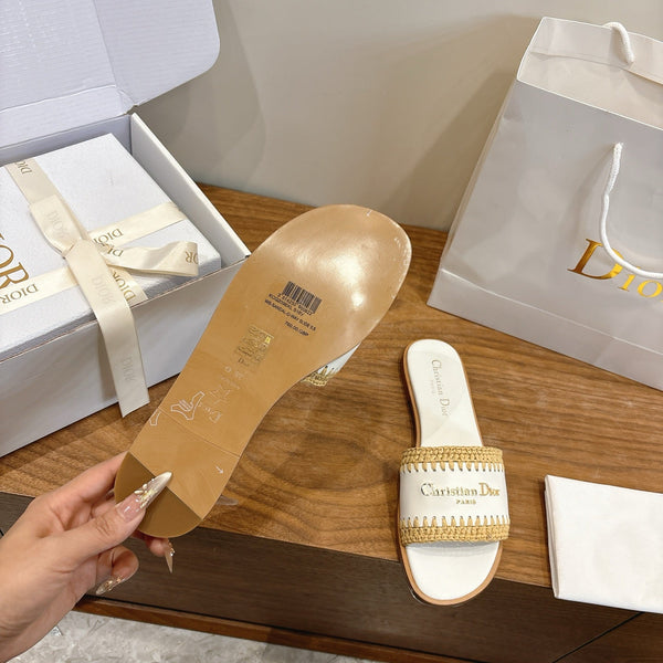 CD 26s Strappy Slippers White Leather 998642