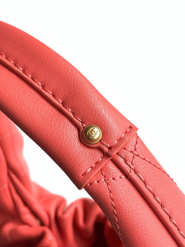 CC 2025 Hobo Bag 32cm Red Calfskin