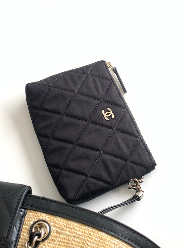 CC 2026 Medium Shopping Bag Beige Black Straw Calfskin