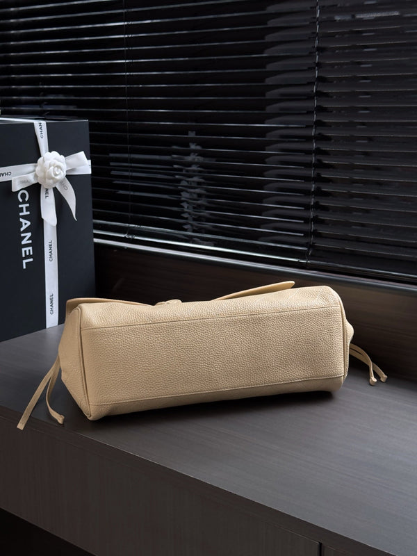 CC 26s Small Shopping Bag 38CM Beige Calfskin 143387