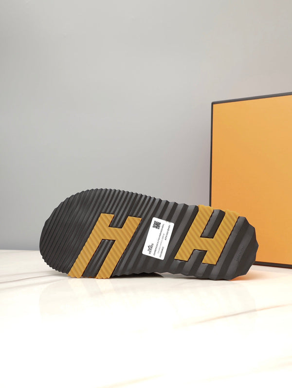 HM INFRA SANDAL BLACK LAMBSKIN