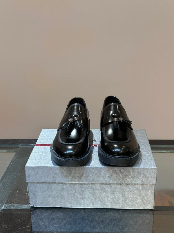 PRA OXFORD LOAFER IN BLACK CALFSKIN WITH TASSEL