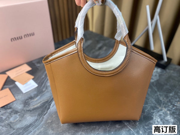 LARGE HOBO 27 TOTE IN CARAMEL BROWN CALFSKIN