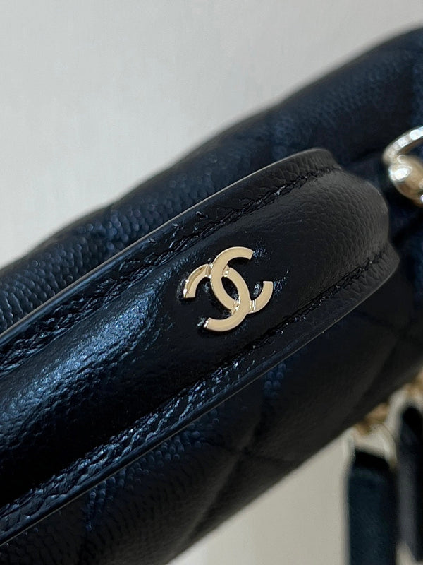 25C Vanity 19cm Top Handle Black Grained Calfskin
