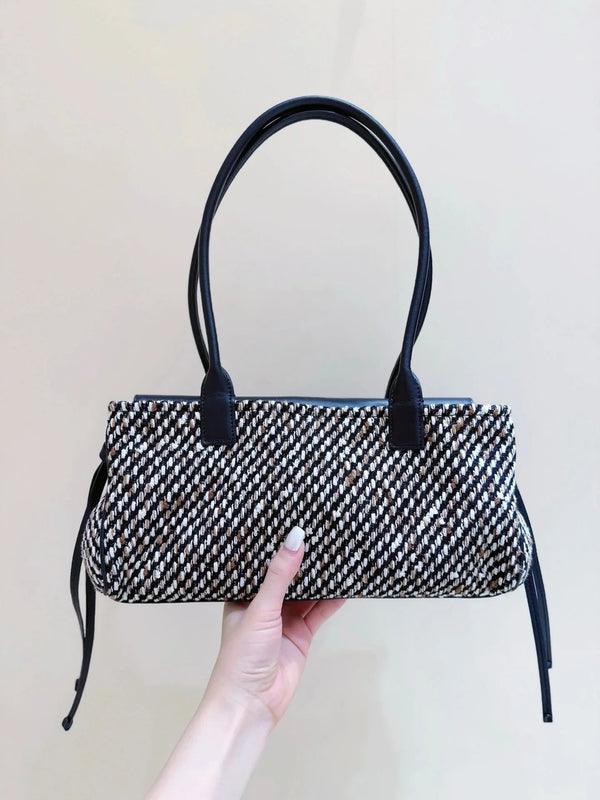 CC 2026 "Urban Essential" East West Bag 30.5 Black Tweed Calfskin 354066
