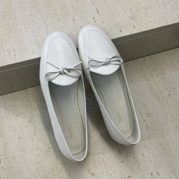CL 26s Ballet Flats In White Lambskin With Bow