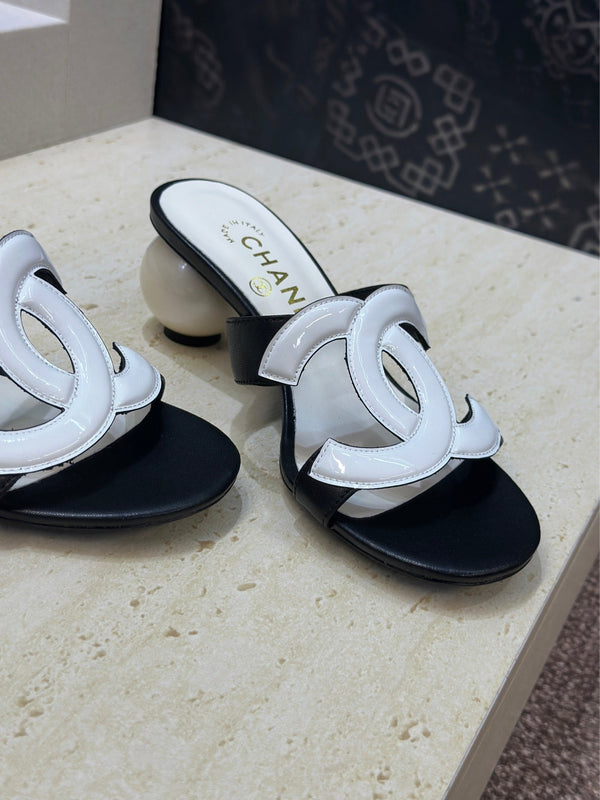 CC 26s Round Toe Open Toe Cutout Sandals 7cm Black White in Calfskin 761936