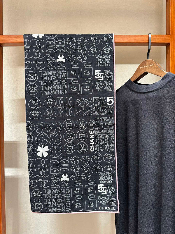 SQUARE SCARF 140 CM IN BLACK MONOGRAM SILK 403999