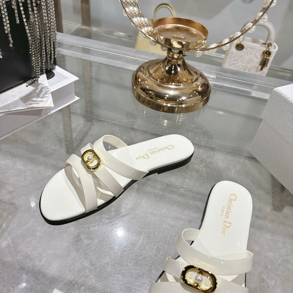 CD 26 Flat Sandals White Patent Leather 592265