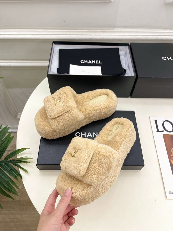 CC 25s Logo Slippers 50mm Beige Wool GHW 435264