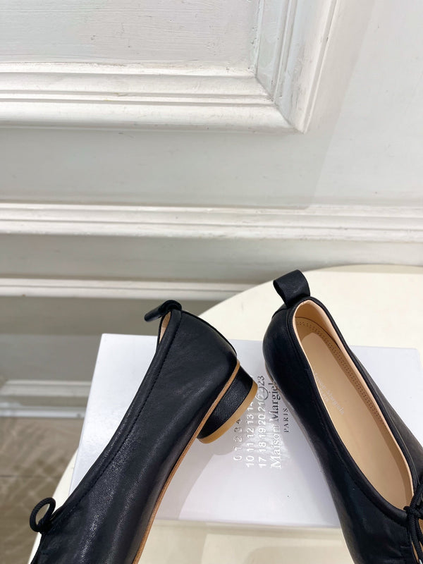 MM 26s Tabi Ballet Flats Black Lambskin 947488