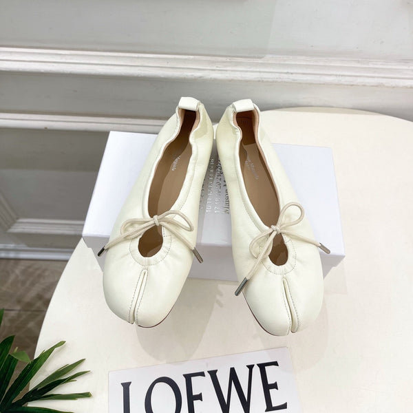 MM 26s Tabi Ballet Flats Cream Lambskin 947489
