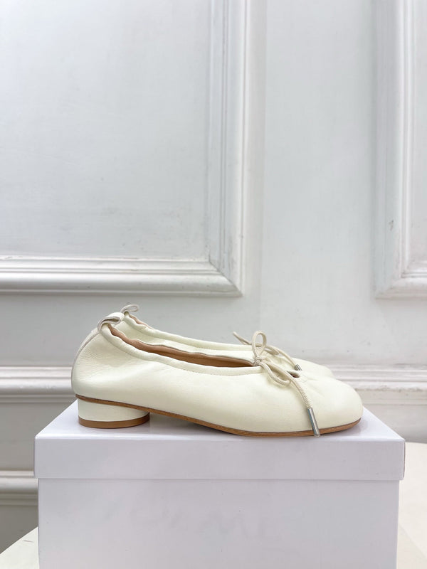MM 26s Tabi Ballet Flats Cream Lambskin 947489