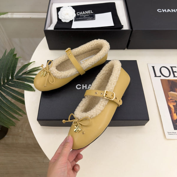 CC 26s Mary Jane Mustard Yellow Sheepskin Shearling 111926