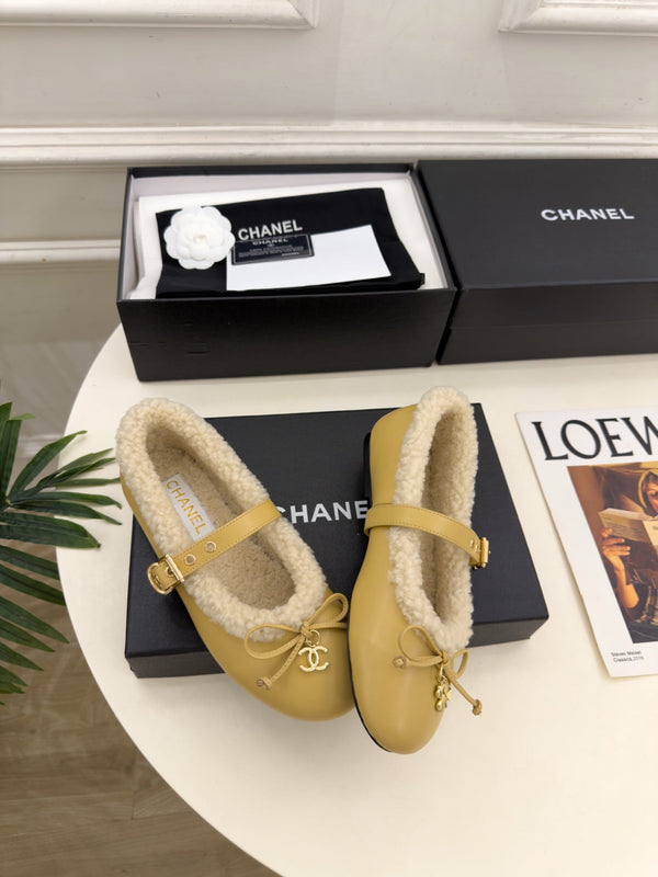 CC 26s Mary Jane Mustard Yellow Sheepskin Shearling 111926