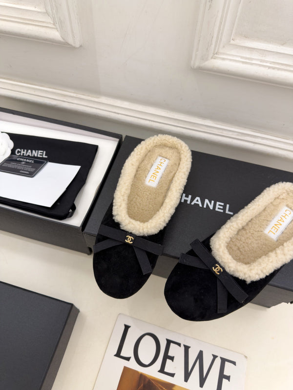 CC 26s Mules Black Suede Shearling 111934
