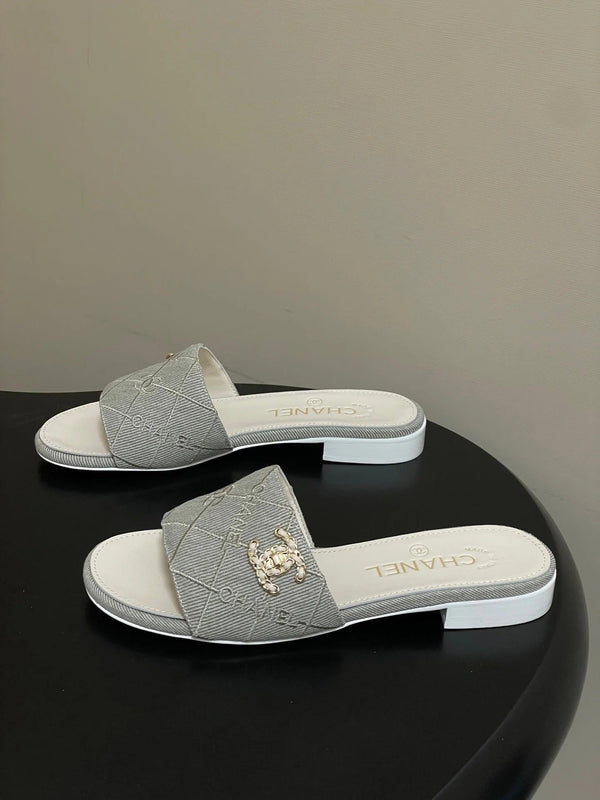 CC 26s Flat Sandals White Gray Canvas Sheepskin Double C 649507