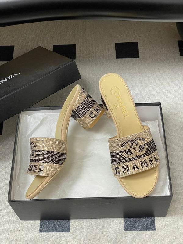 CC 26s Sandals 70 Beige Sheepskin Rhinestones 649511