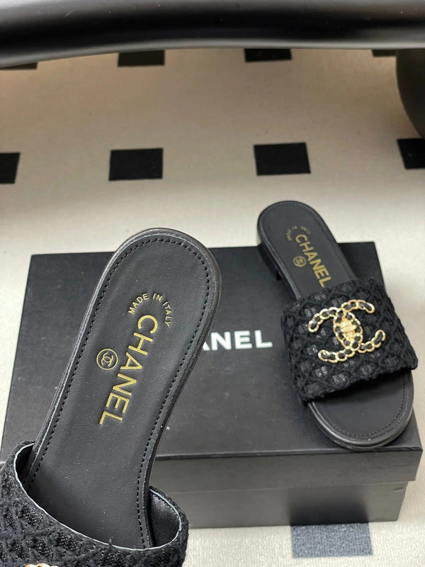 CC 26s Flat Slippers Black Fabric Sheepskin 649492