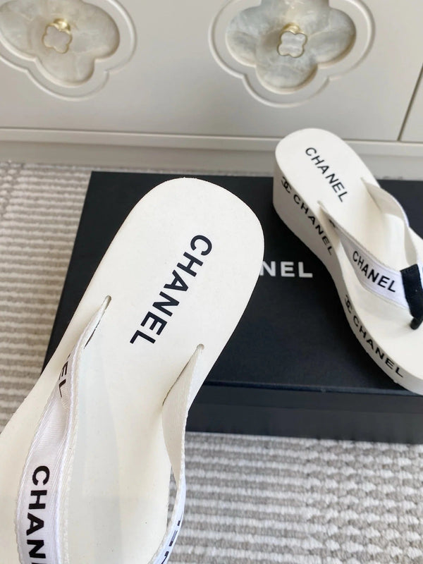 CC 26s Thong Sandals 65 White Rubber Leather 647673