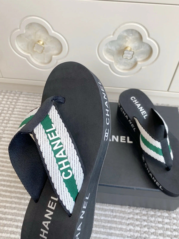 CC 26s Thong Sandals 65 Black White Green Rubber Leather 647676