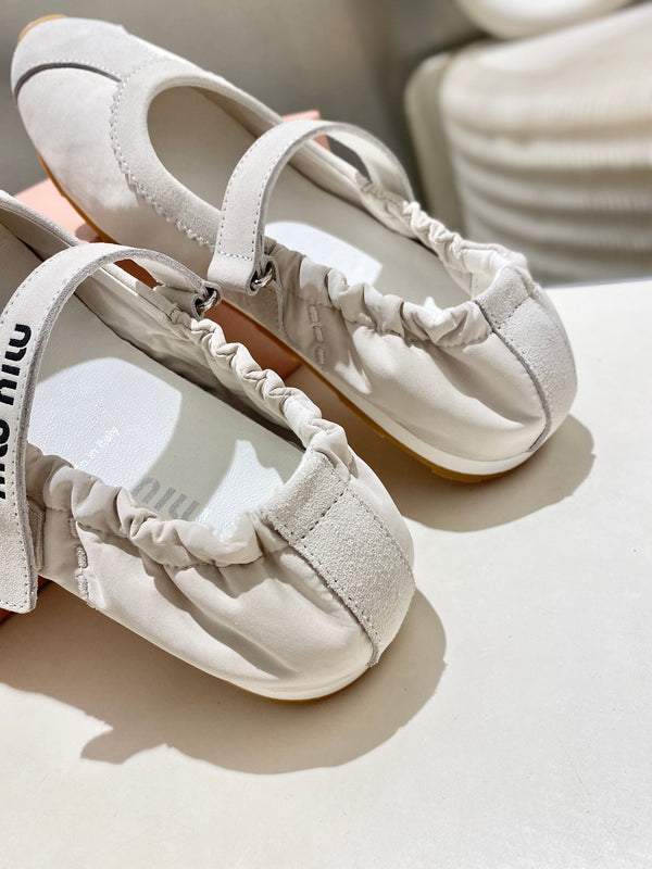 Miu Miu 2026 Ballet Flat White Suede Fabric 618680