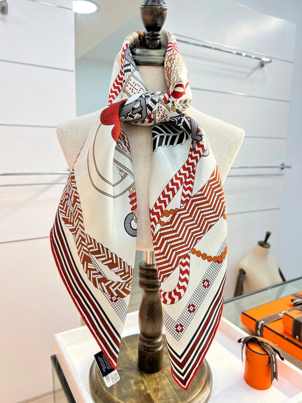 HM 26s Knitting Scarf 90 White Red Colorful Mulberry Silk 148054
