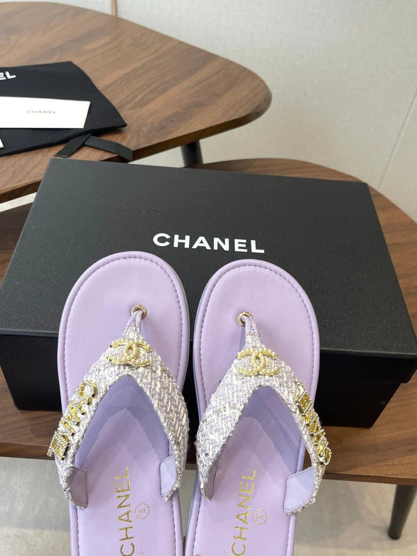 CC 2026 Thong Sandal Tweed Gold Logo Details 790366