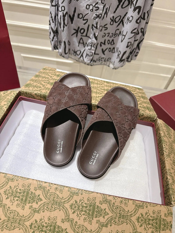 GG SLIDES IN DARK BROWN SUEDE WITH EMBOSSED LOGO STYLE 8