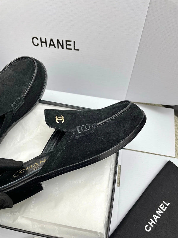 CC 26s Double C Mule Black Suede 645302