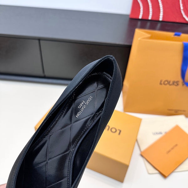 LV 26s Pointed-Toe Ballet Flat Black Premium Satin 622454