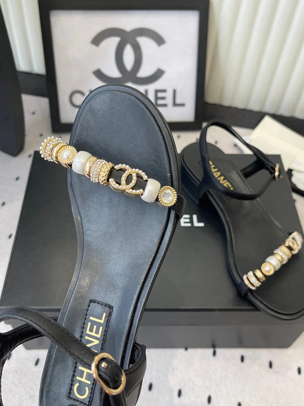 CC 26s Sandals 35 Black Sheepskin Pearls 650100
