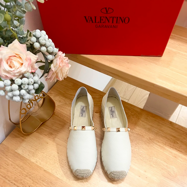 FLAT ESPADRILLE IN WHITE CALFSKIN 2 CM WITH STUDS