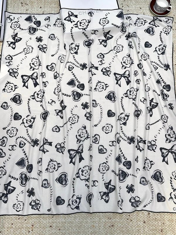 CHANEL 25S SCARF 140 CM IN CASHMERE SILK 943923