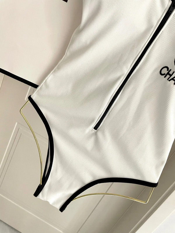 CC BIKINI SWIMSUIT SET IN WHITE AND BLACK TRIM 604254