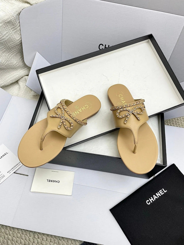 CC 26s Thong Sandals Beige Sheepskin 645321