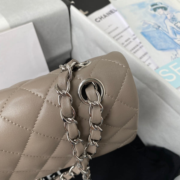 Medium Classic Flap Bag 23cm Brown Lambskin Silver Hardware