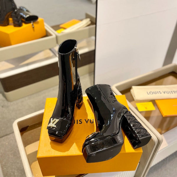 LV 26 AW L's Boutique Ankle Boots 12cm Black Patent Leather 574356