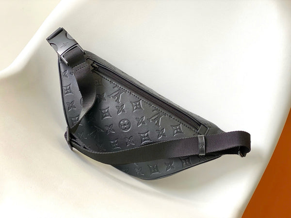 BLLV discovery bumbag PM 44 black monogram eclipse canvas