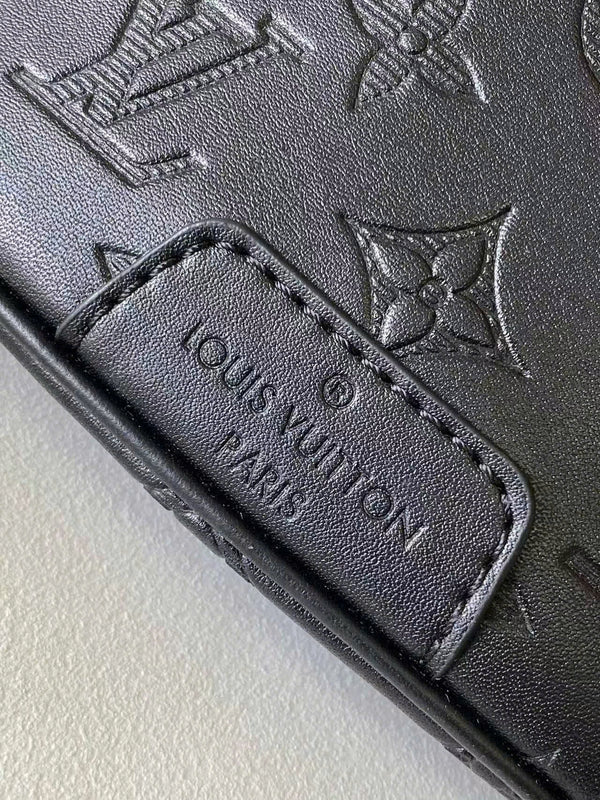 BLLV discovery bumbag PM 44 black monogram eclipse canvas